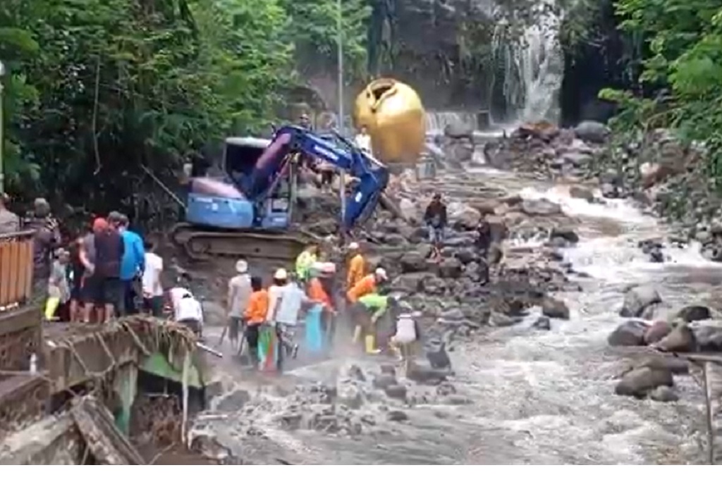Update Banjir Bandang di Wisata Guci Tegal, Pancuran 13 Ditutup Sementara