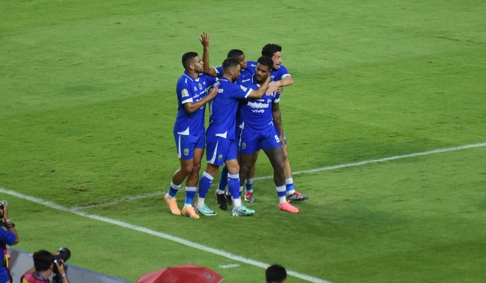 Ramon Tanque Mengamuk di GBLA! Persib Bandung Bungkam Bhayangkara FC 