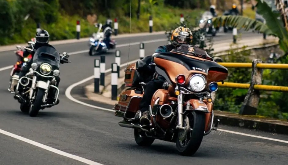Tak Hanya Touring, Komunitas Motor Harley HDCI Bantu Korban Banjir di Aceh