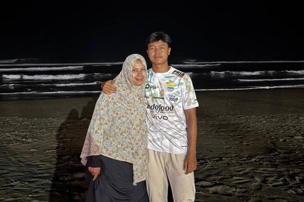 Hari Ibu 2025, Nazriel Alfaro Persembahkan Perjalanan Kariernya di Persib untuk Mama Tercinta