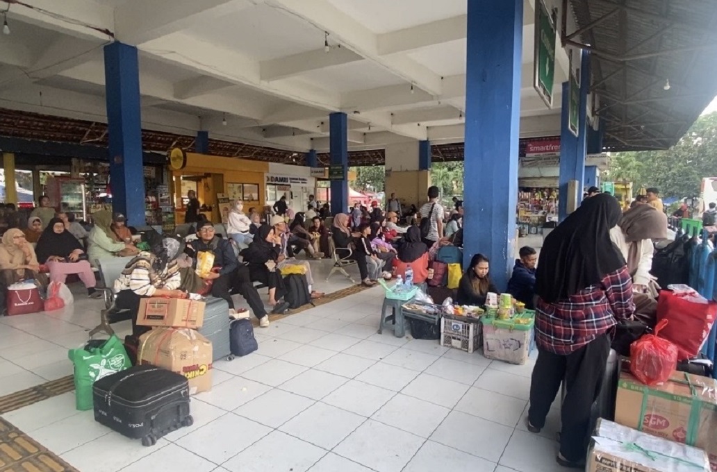 H-3 Natal, Terminal Kampung Rambutan Jaktim Dipadati Pemudik