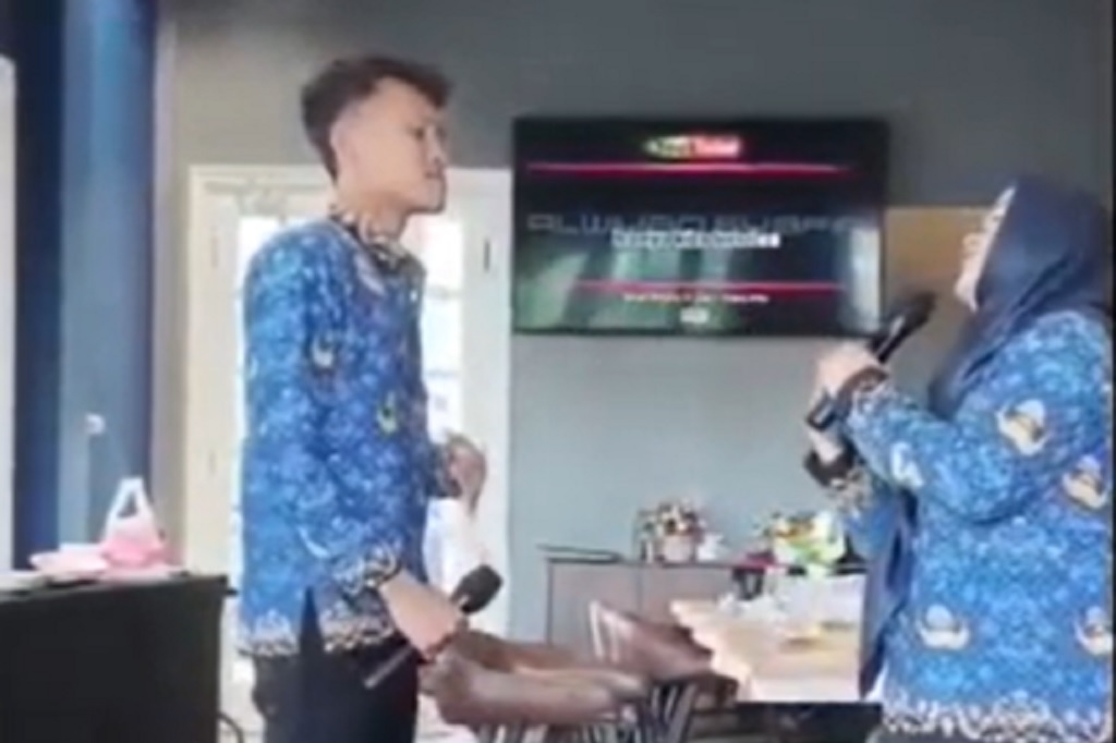 17 Guru SD Berbaju Korpri Viral Karaoke saat Jam Dinas Diperiksa Disdik Bangkalan, Terancam Sanksi 
