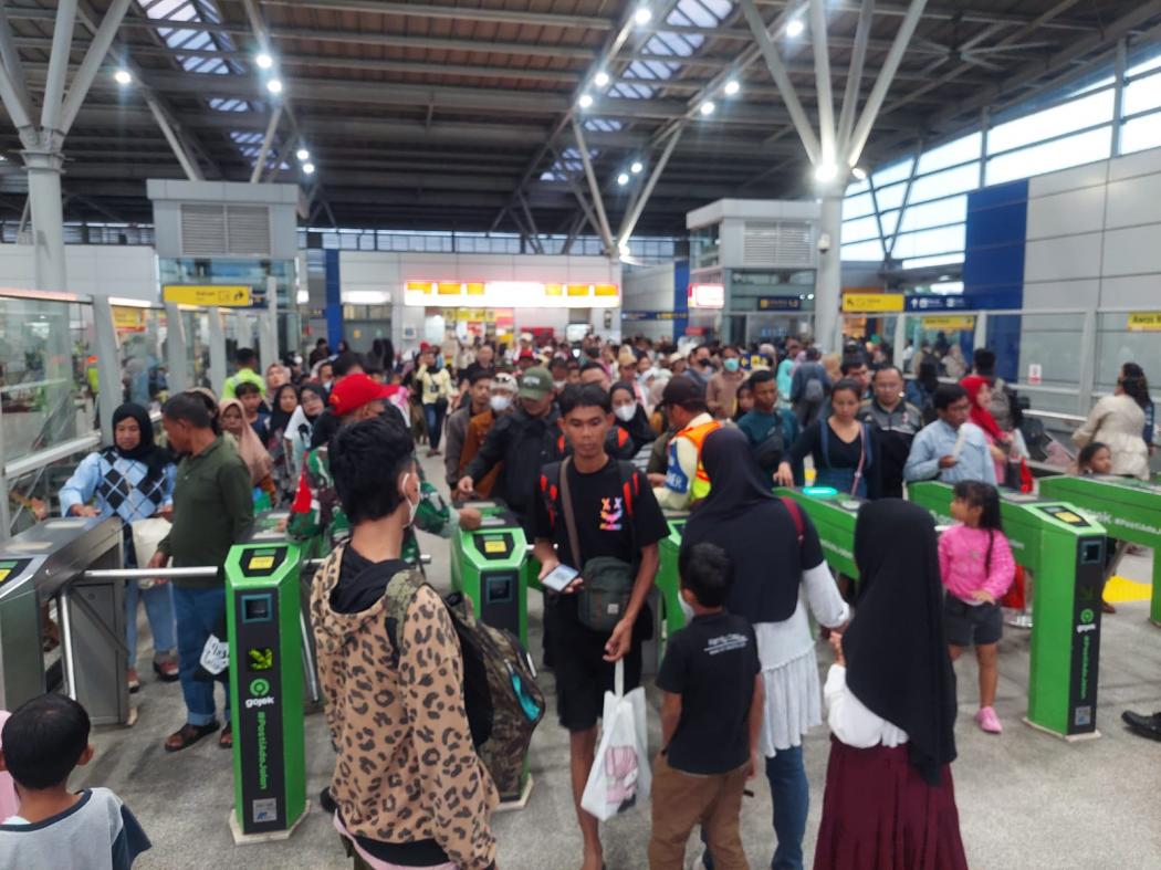 Libur Nataru, Stasiun Cikarang Jadi yang Paling Ramai Penumpang