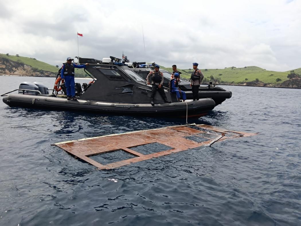 Buntut Insiden Kapal Tenggelam, Pelayaran Kapal Wisata di Labuan Bajo Disetop Sementara!