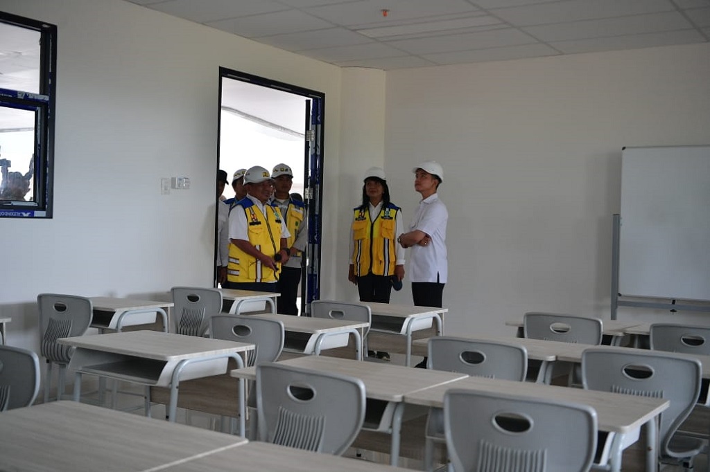 Gibran Cek Gedung Sekolah di IKN, Pastikan Dirancang Modern untuk Belajar Mengajar