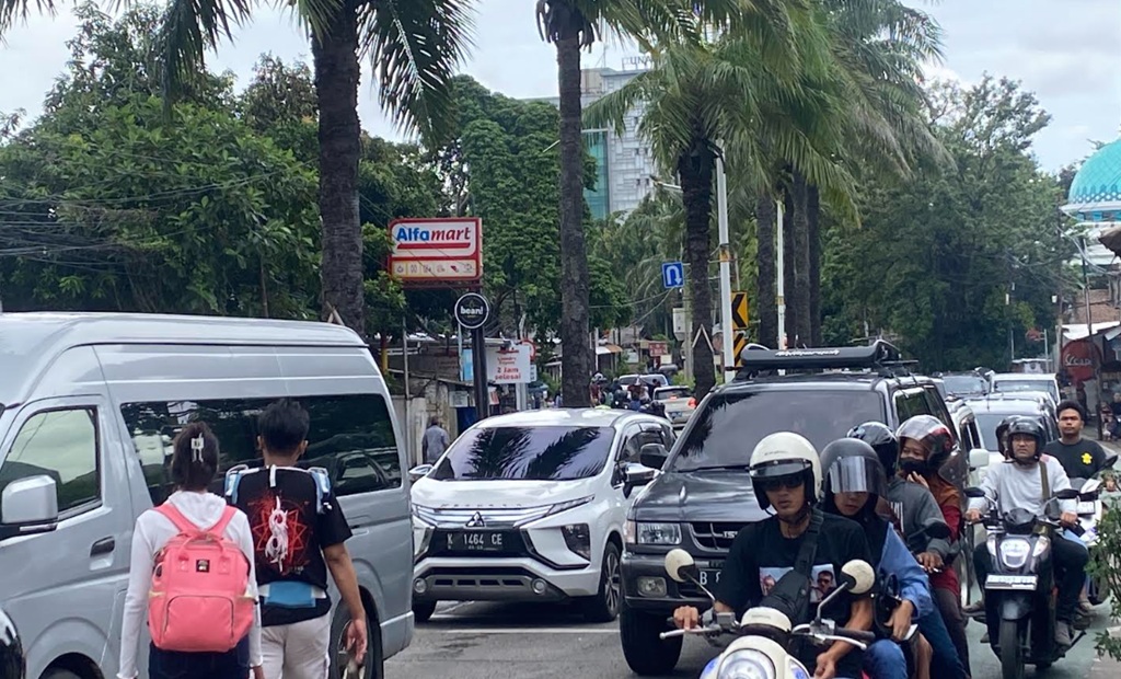Akses Menuju Ragunan Macet, Jalan ke Pintu Utama Ditutup Sementara