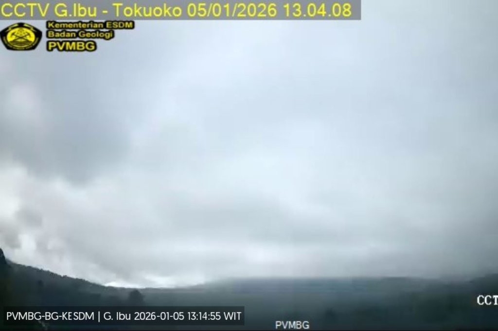 Gunung Ibu Erupsi Hari Ini, Tinggi Kolom Abu Vulkanis Tertutup Kabut