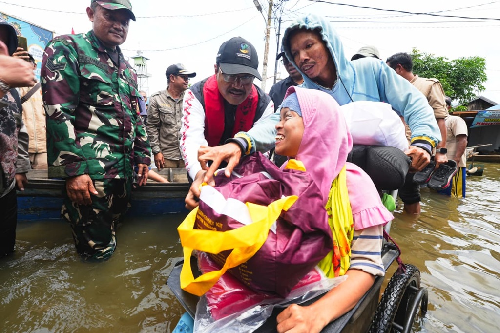 Banjir Kalsel, Mensos Pastikan Kebutuhan Dasar 218 Jiwa Pengungsi Terpenuhi