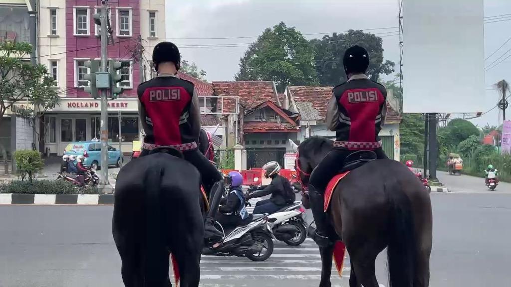 Polisi Berkuda Ikut Atur Kemacetan Margonda Depok usai Libur Nataru