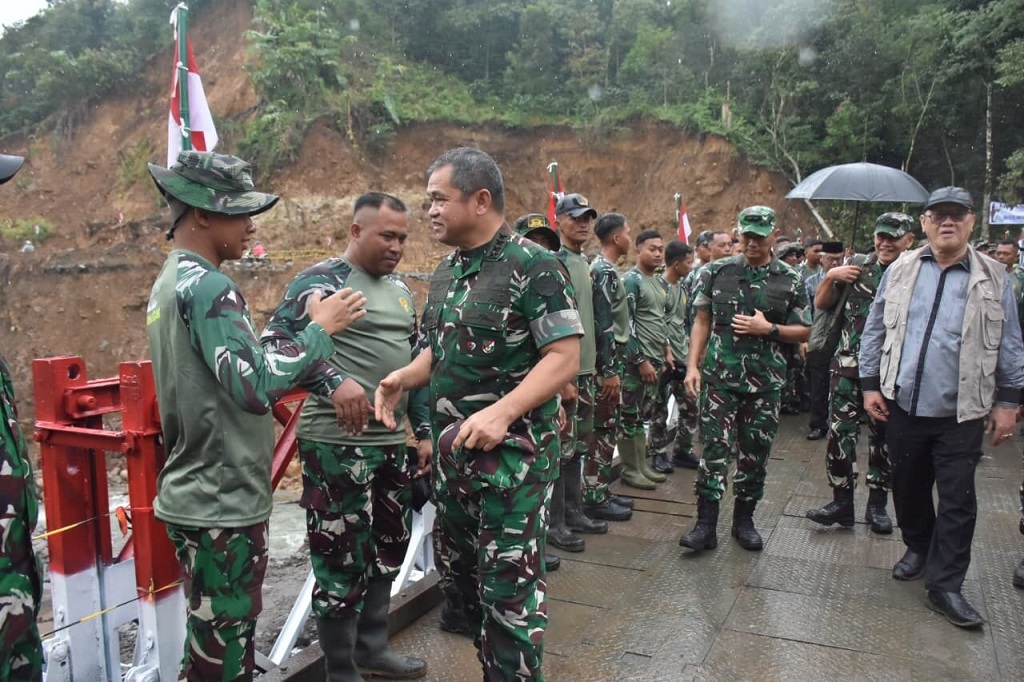 KSAD Maruli Resmikan Jembatan Bailey di Bener Meriah, Akses Warga Kembali Terhubung