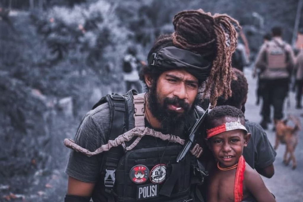 Rastra Sewakottama di Papua, Kisah Pengabdian Brigadir Amharet di Zona Merah dengan Senjata Kasih