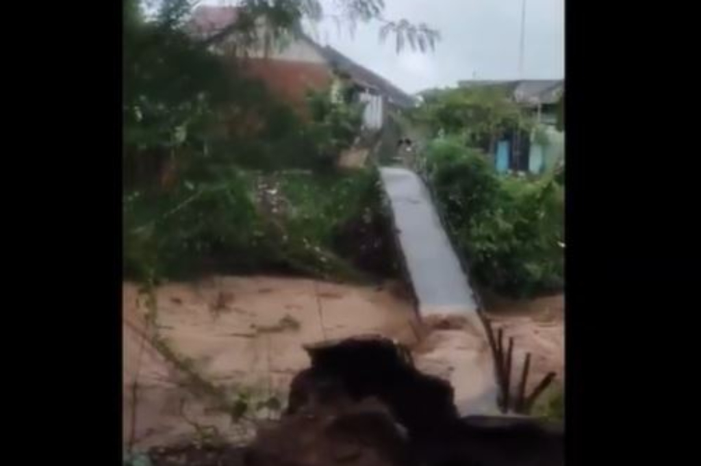 Viral Jembatan Gantung di Jepara Hanyut Terbawa Arus, Akses 2 Desa Terputus