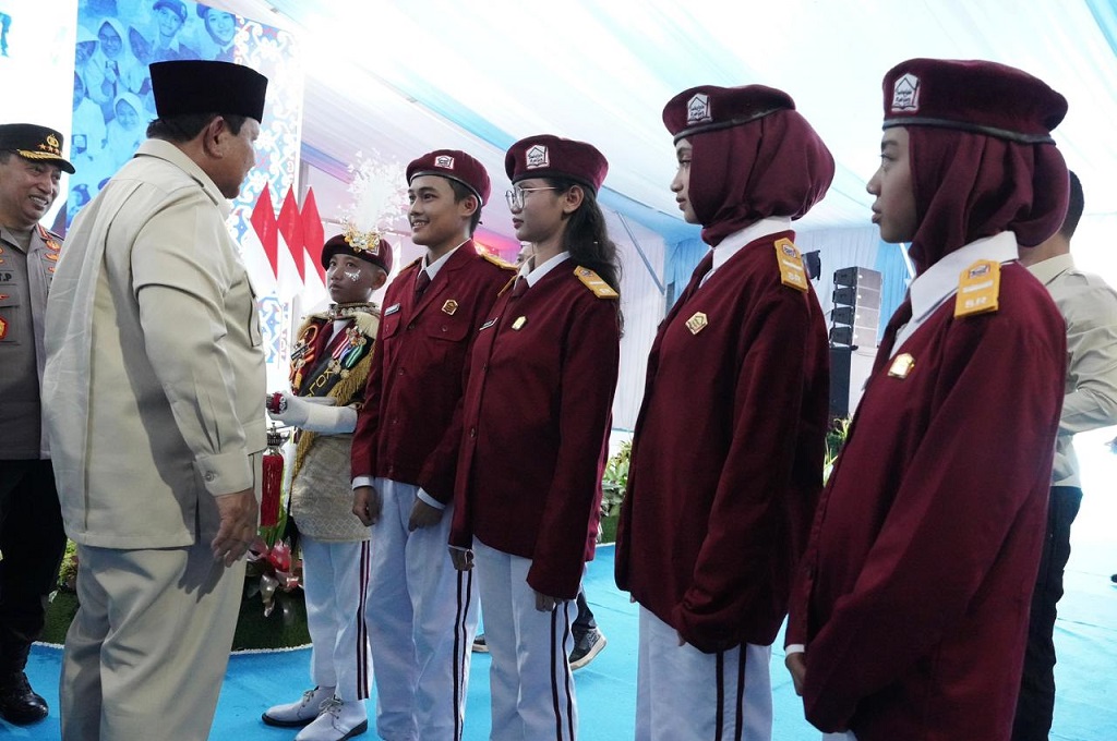 Saat Prabowo Kagum Anak Driver Ojol Bisa Orasi Pakai Bahasa Asing: Luar Biasa!