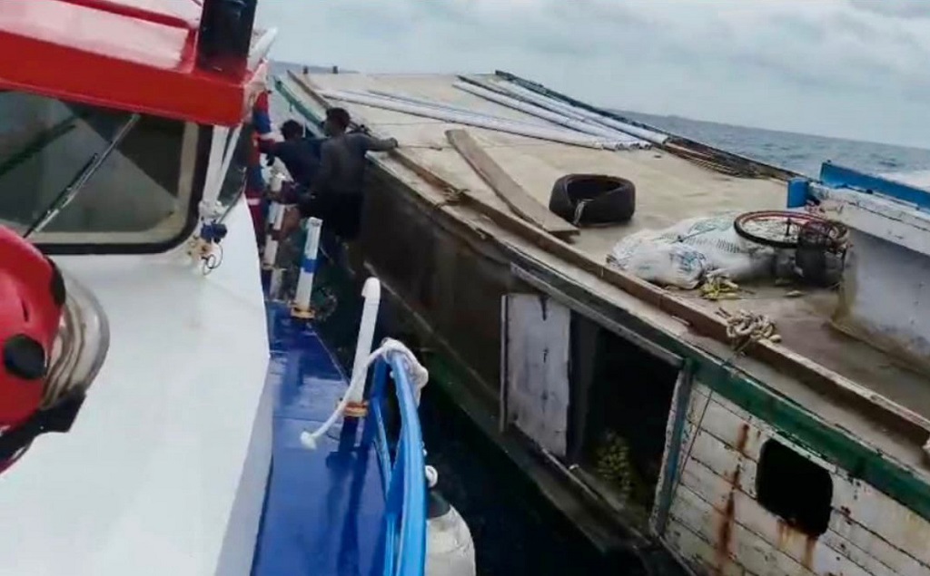 Kapal Bocor di Perairan Kepulauan Seribu, Seluruh Penumpang Berhasil Diselamatkan