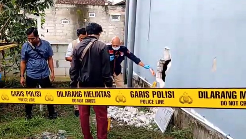 Maling Nekat Jebol Tembok Toko Emas di Magetan, Bawa Kabur Perhiasan Senilai 1 Miliar