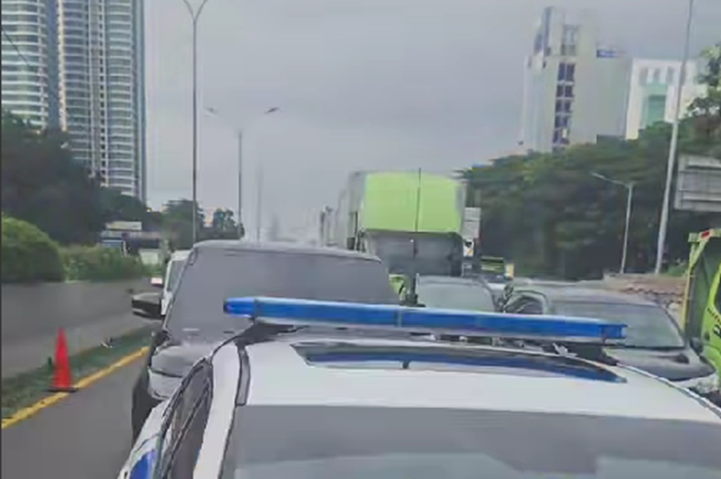 Viral Mobil Patwal Senggol Kendaraan di Tol, Korlantas Turun Tangan