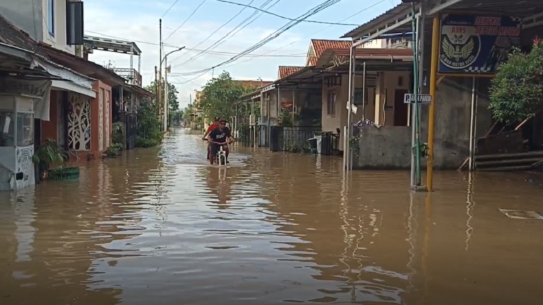 Banjir Luapan Sungai Waridin di Kendal Meluas, Warga Mulai Mengungsi