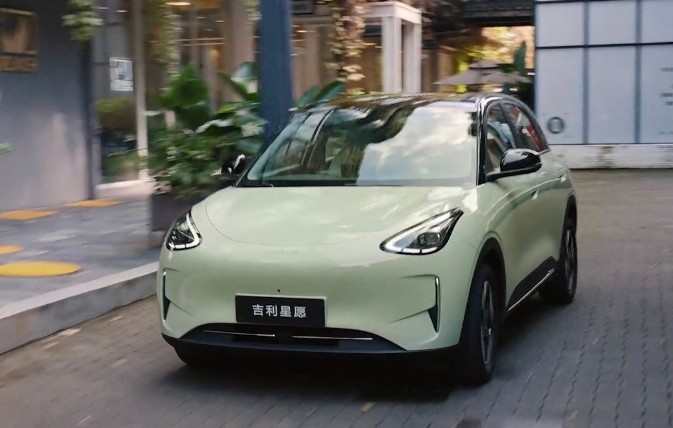 20 Mobil Listrik Terlaris di China 2025: Geely Puncaki Penjualan, BYD Mendominasi
