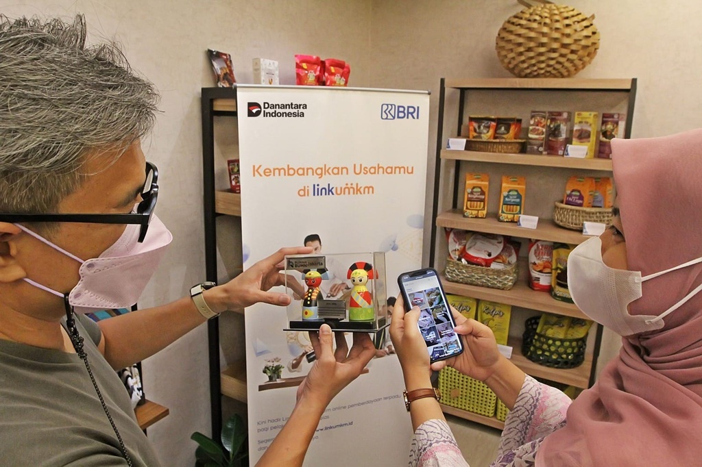 Kisah Pemilik Usaha Kue Rumahan Berhasil Naik Kelas berkat Link UMKM BRI
