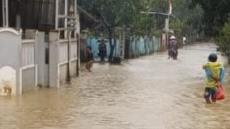 Luapan Sungai Cipedang Rendam Permukiman Warga Wanasalam Lebak, Pemerintah Desa Siaga