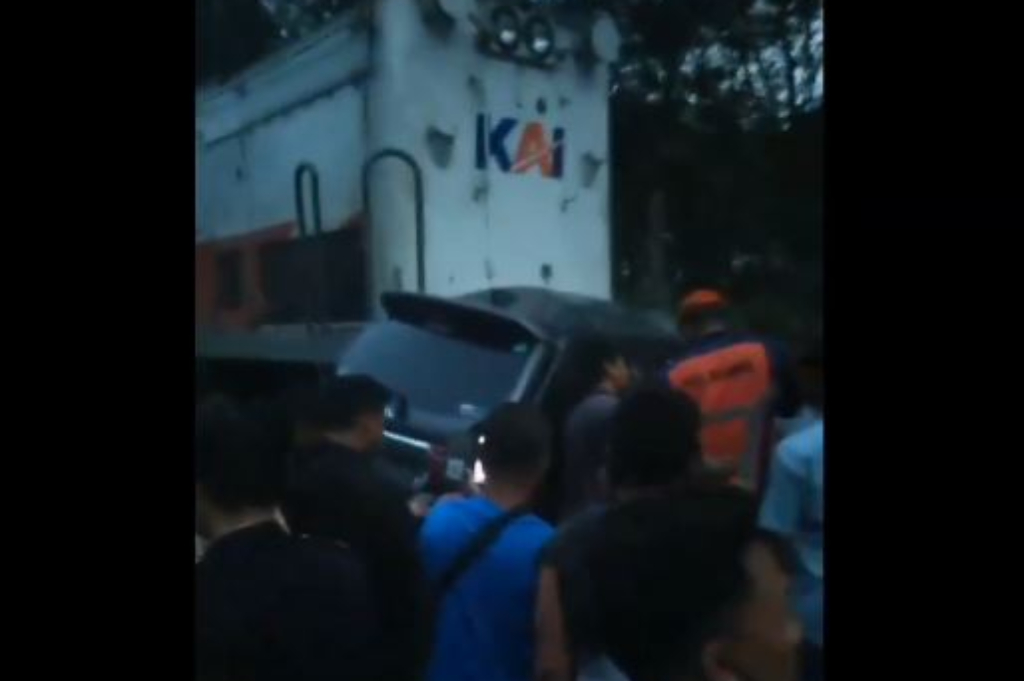 Update Kecelakaan Kereta Api Tabrak Mobil Avanza di Tebing Tinggi, Korban Tewas Jadi 9 Orang