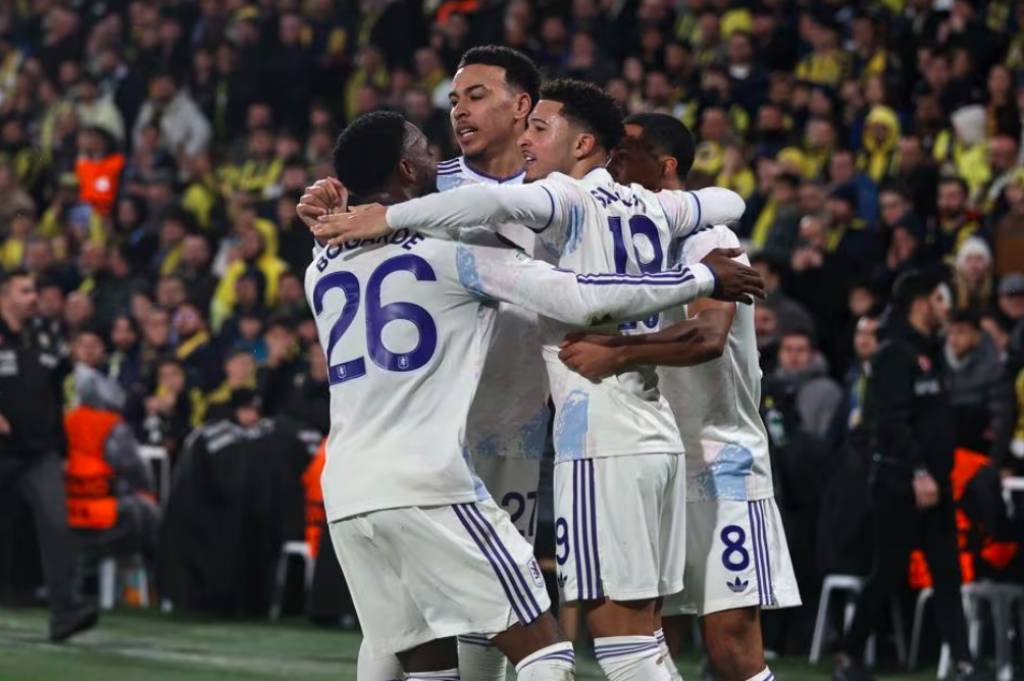 Hasil Lengkap Liga Europa: Aston Villa Bungkam Fenerbahce, AS Roma Hajar Stuttgart