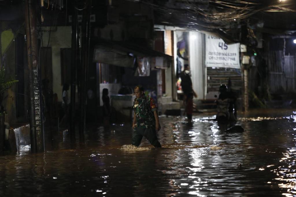 114 RT dan 15 Ruas Jalan di Jakarta Masih Terendam Banjir Malam ini