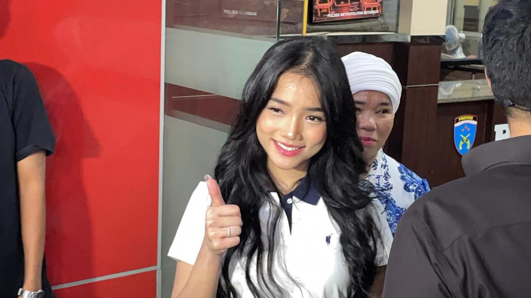 Fuji Ditemani Orang Tua Datangi Polres Jaksel Hari Ini, Tujuannya Mengejutkan!