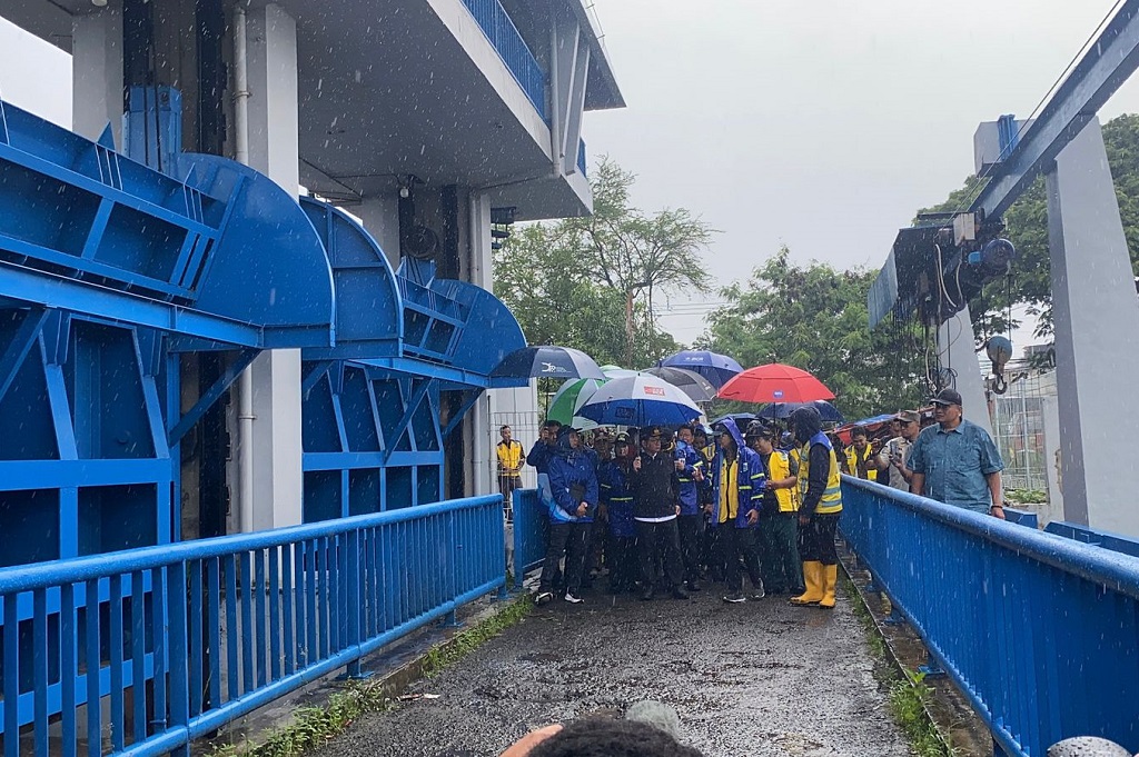 Pramono Tinjau Pintu Air Cengkareng Drain, Pastikan Berfungsi Baik Atur Aliran Air
