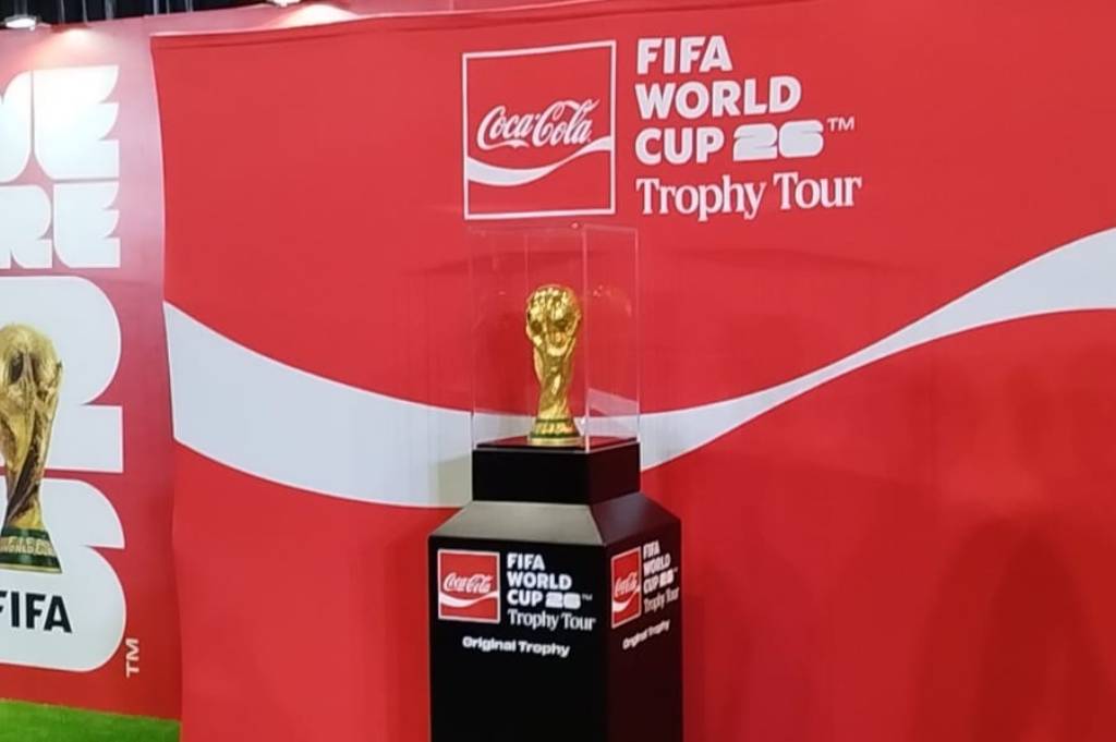 Trofi Piala Dunia Singgah di Jakarta, Antusiasme Publik Tumpah Meski Timnas Gagal Lolos