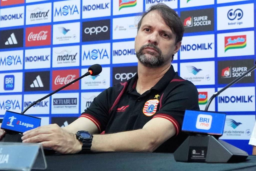 Persija Tumbangkan PSM, Mauricio Souza Blak-blakan Soal Lapangan JIS
