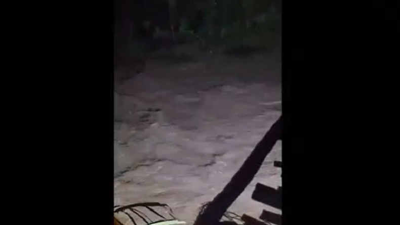 Banjir Bandang Terjang Desa Badean Jember, Rumah Rusak 1 Orang Hanyut