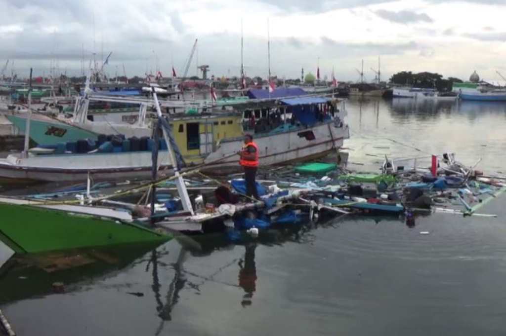 KM Risnawati Indah Meledak di Pelabuhan Paotere, 9 ABK Luka-Luka