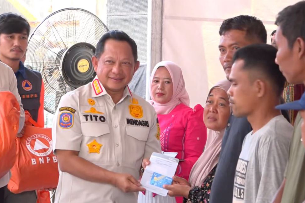Mendagri Tito Karnavian Minta Pemda Bentuk Timsus Data Warga Terdampak Bencana