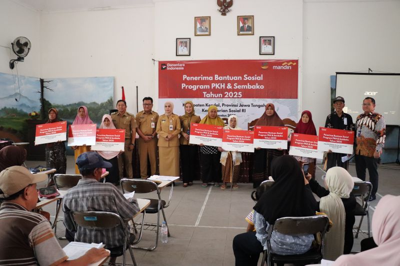 Dukung Ekonomi Kerakyatan, Bank Mandiri Jangkau Lebih 7,45 Juta Penerima Bansos pada 2025