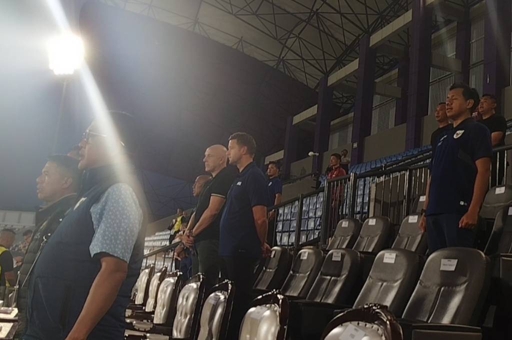 Dirtek PSSI Alexander Zwiers dan Simon Tahamata Pantau Timnas Indonesia U-17 vs China usai Kekalahan 0-7