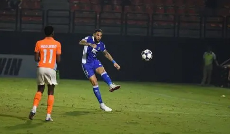 Persib Tertekan di Thailand, Hodak Bicara Peluang Kurzawa-Castel Jadi Starter