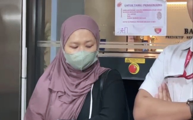Dicecar 26 Pertanyaan, Eks ART Inara Rusli Bantah Sebar Rekaman CCTV ke Virgoun