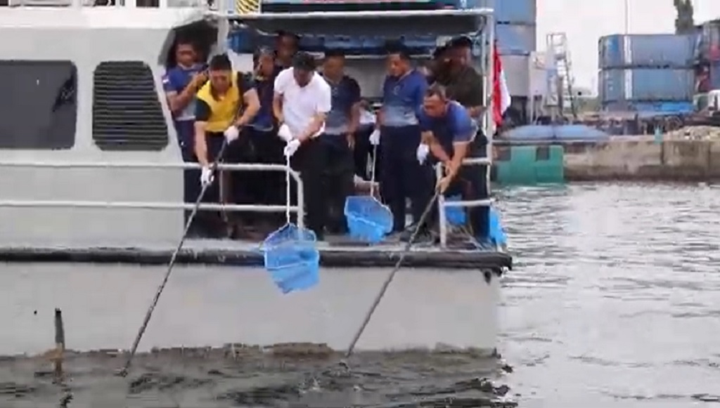 Gaungkan Program ASRI Prabowo, Kolinlamil Bersih-Bersih Pelabuhan Tanjung Priok