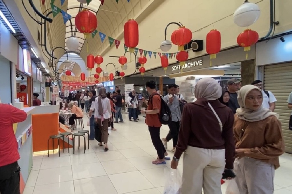 Suasana Imlek di Blok M Hub Jaksel, Ramai Diserbu Gen Z