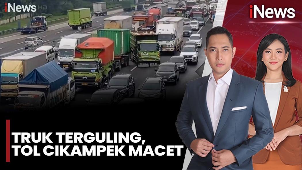 Detik-Detik Truk Terguling di Tol Jakarta-Cikampek Picu Kemacetan Panjang