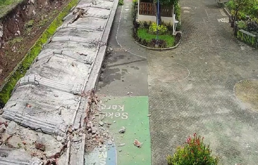 Terungkap, Penyebab Tembok Roboh Timpa Halaman SMPN 182 Jakarta