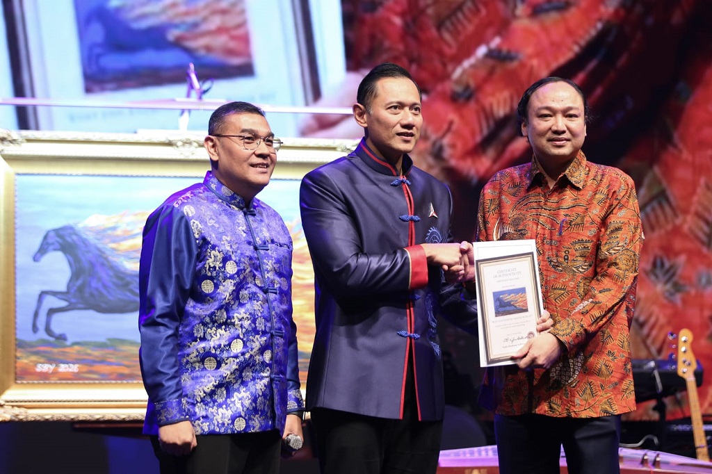 Lukisan Kuda Api Karya SBY Laku Rp6,5 Miliar, Hasil Lelang Disumbangkan Demokrat ke Warga