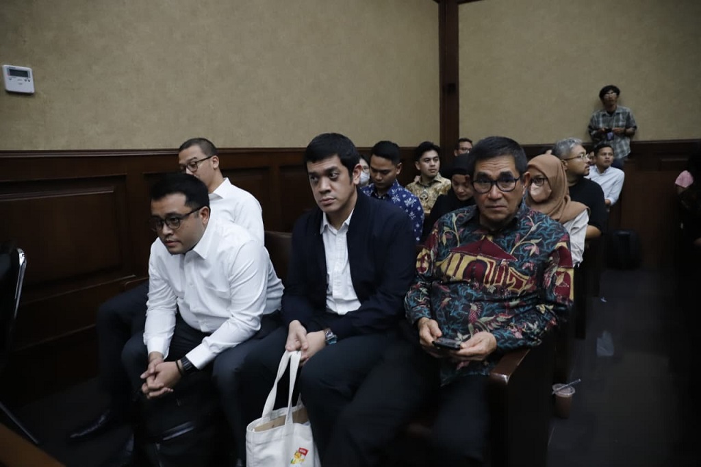 Pengacara Anak Riza Chalid Protes Sidang Kerap Rampung Dini Hari: Tak Manusiawi