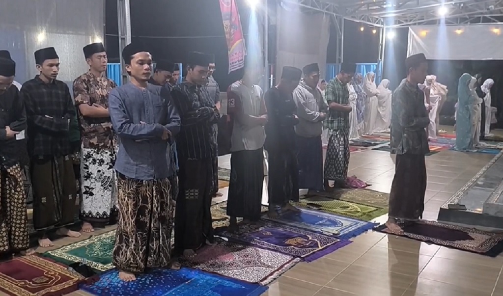 Salat Tarawih Super Cepat di Ponpes Al-Quraniyah Indramayu, 23 Rakaat Hanya 6 Menit