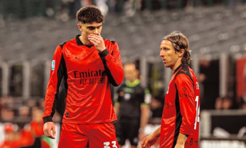 AC Milan Murka! Dirugikan 4 Keputusan Wasit hingga Tertinggal 10 Poin dari Inter
