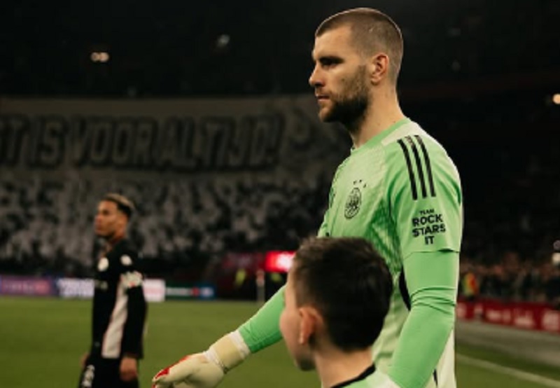 Maarten Paes Siap Mati-Matian demi Ajax, Tak Takut Bersaing!