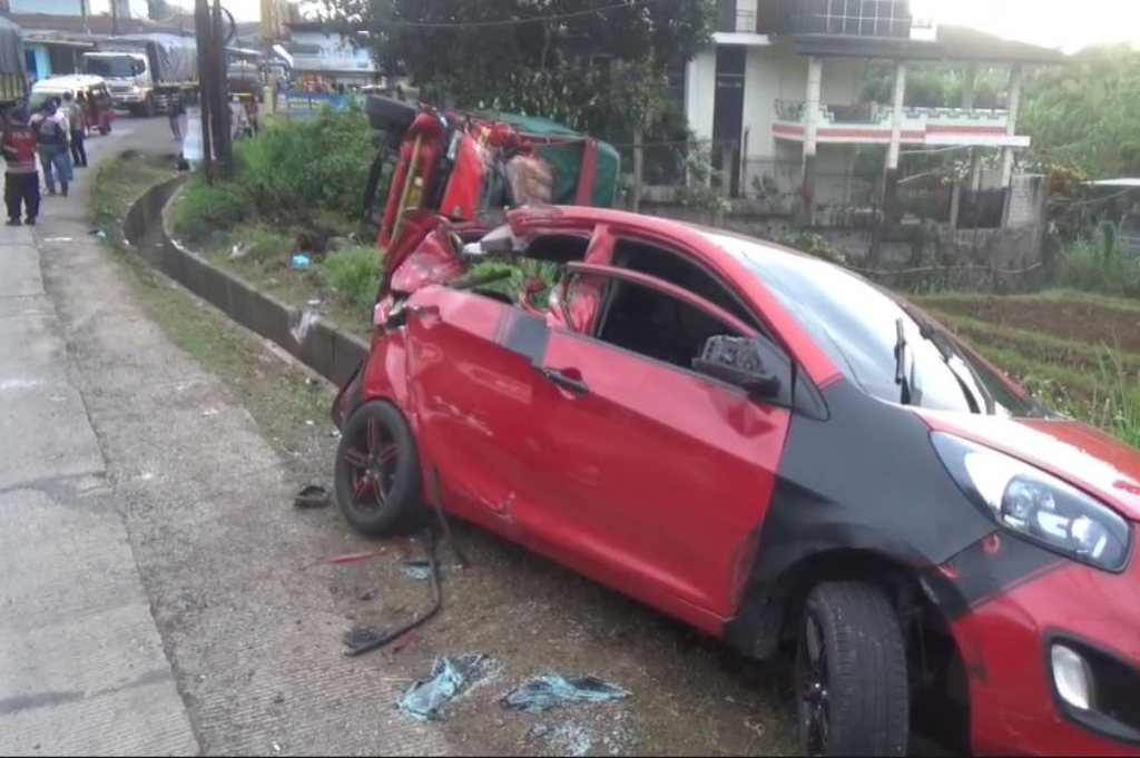 Kecelakaan Beruntun 3 Kendaraan di Pamulihan Sumedang, 8 Orang Luka-Luka
