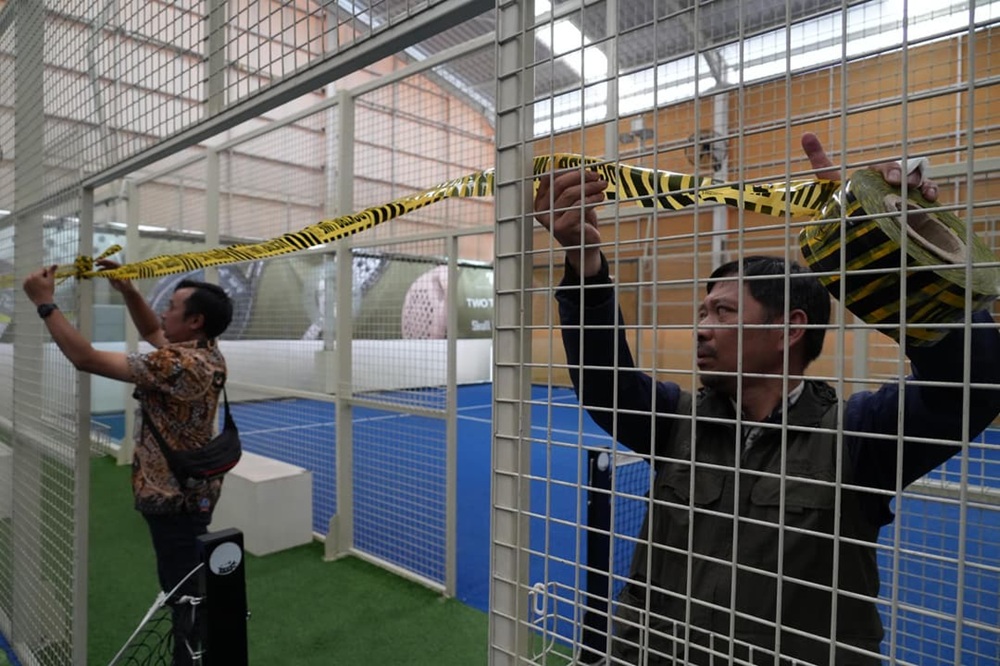 Pemkot Jaktim Segel Lapangan Padel Tak Bersertifikat di Pulomas