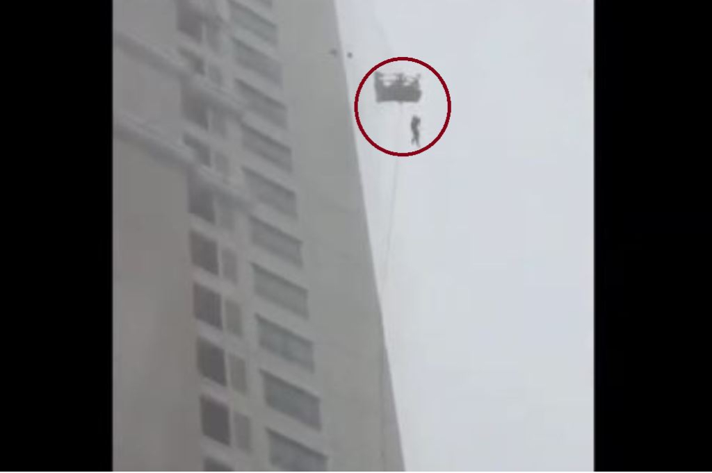 Viral Pekerja Gondola Gelantungan Diterpa Angin di Lantai 25 Apartemen, 1 Orang Tewas